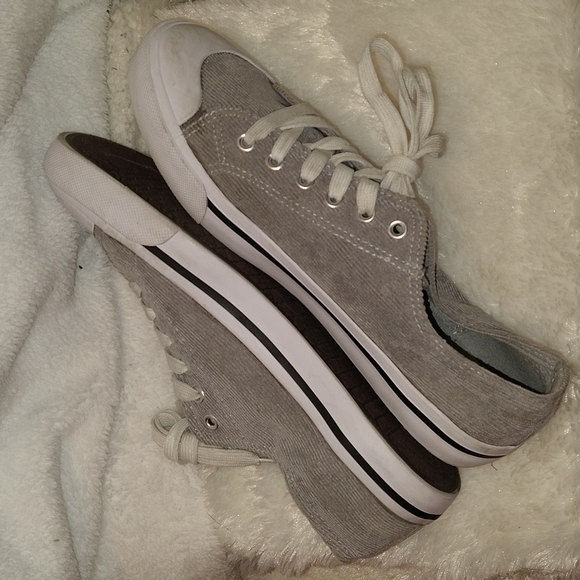 Roebuck & Co low top grey corduroy sneakers - Picture 4 of 6